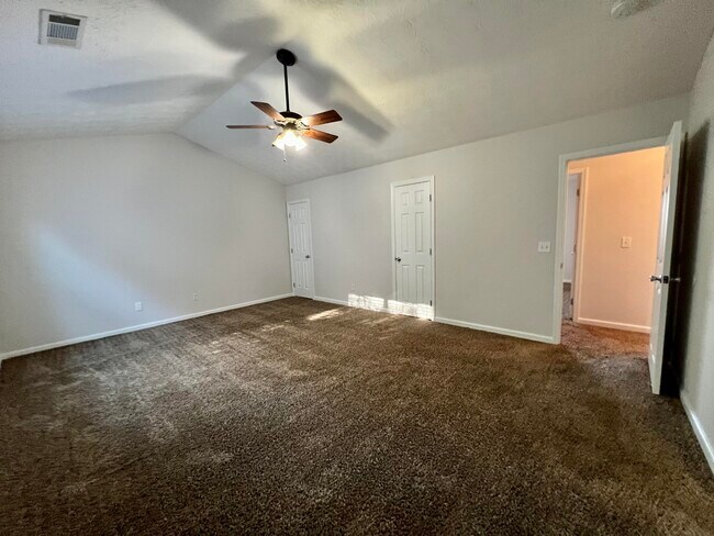 Building Photo - 707 Porter Ln