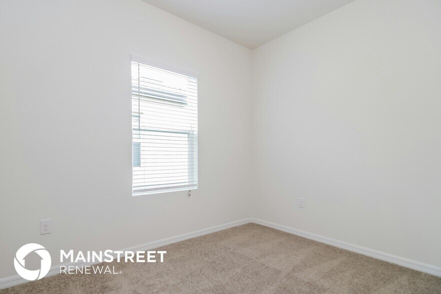 Building Photo - 3022 Neverland Dr