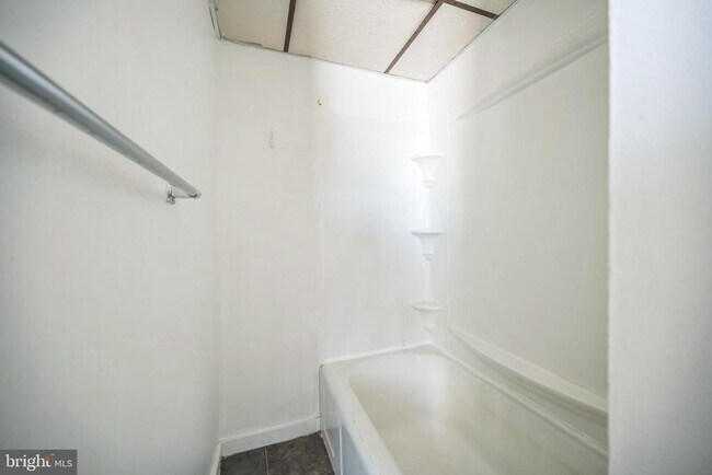 Building Photo - 1234 Mulberry St