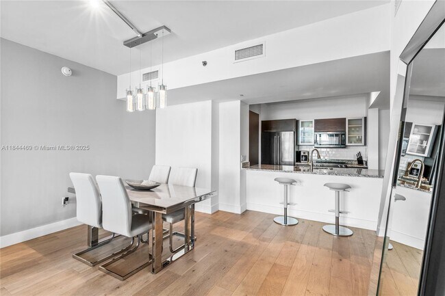 Building Photo - 951 Brickell Ave