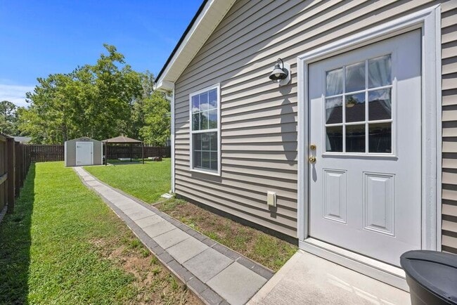 Building Photo - 2066 Central Ave