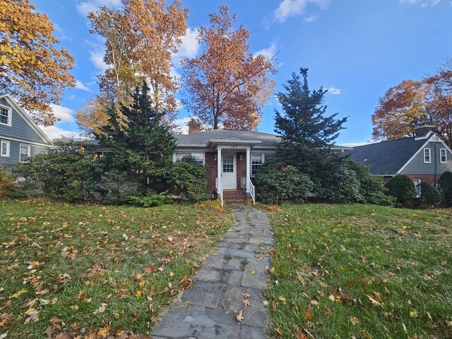 Primary Photo - 107 Upper Knapp Rd