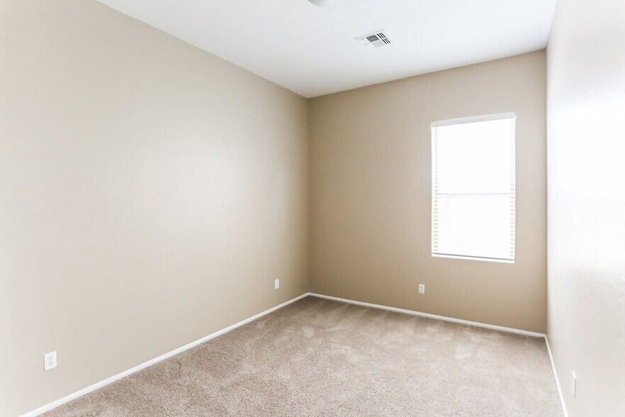Building Photo - 5037 W Nancy Ln
