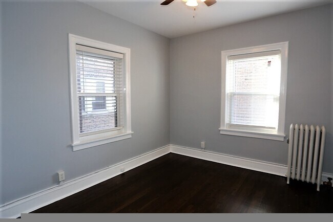 Building Photo - 5306 N Ashland Ave