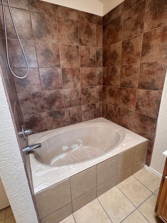 Building Photo - Nice Home is Las Colinas!