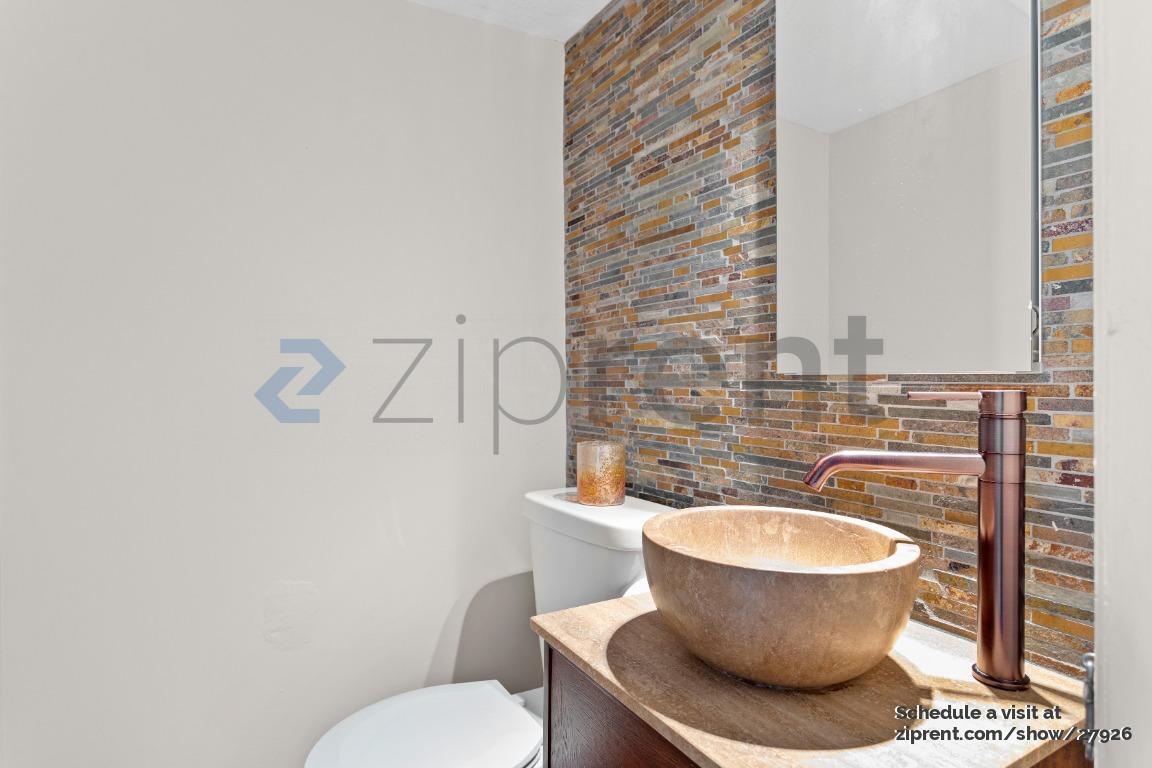 Building Photo - 100 Biscayne Dr NW