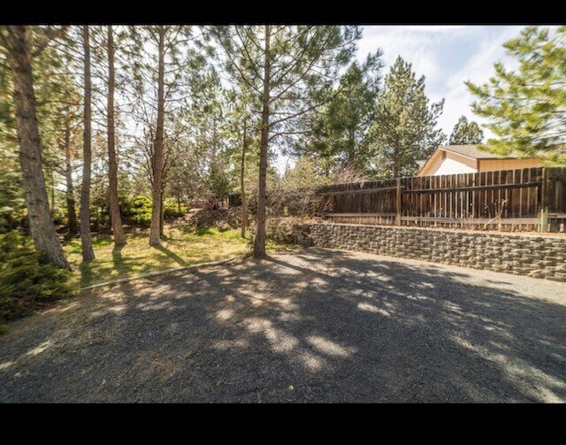 Building Photo - 60642 Devon Cir