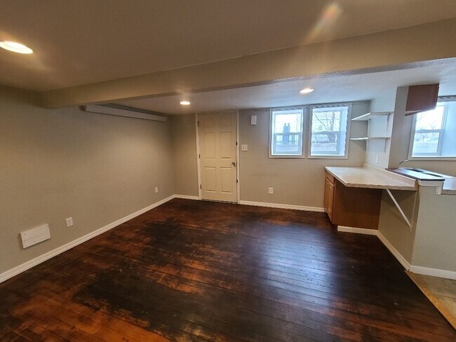 Building Photo - 1621 Dunn Ave