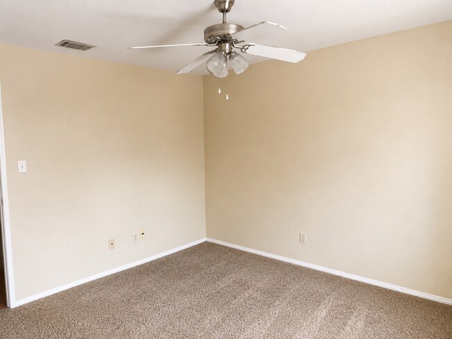 Building Photo - 1296 Speight Ave