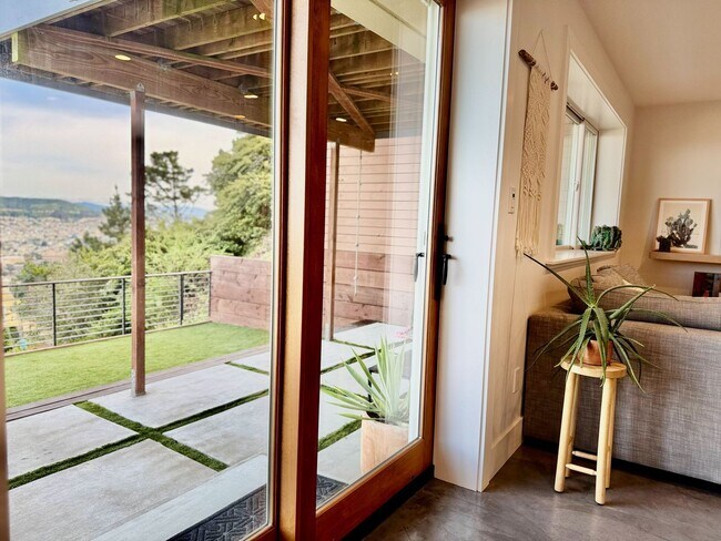 Building Photo - 3BR/2BA | Unobstructed Panoramic Views | Live Above the Fog | Intentional Living