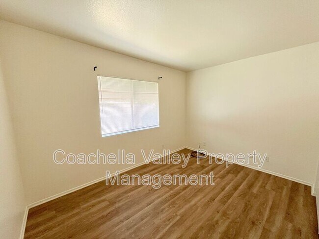 Building Photo - 74475 Driftwood Dr