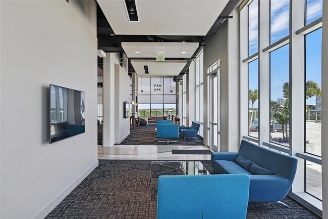 Building Photo - 150 E Robinson St