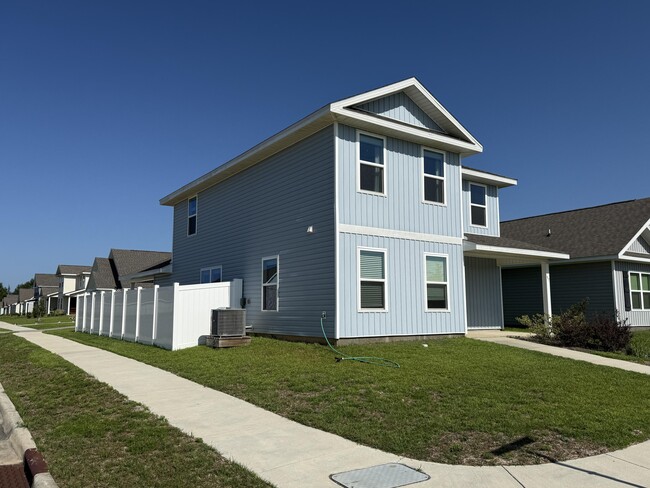 Building Photo - 97 Staggerbush St
