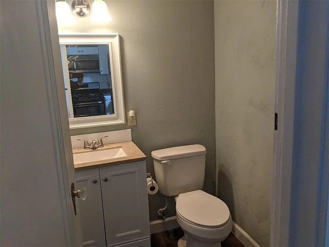 Building Photo - 338 Shenley Dr