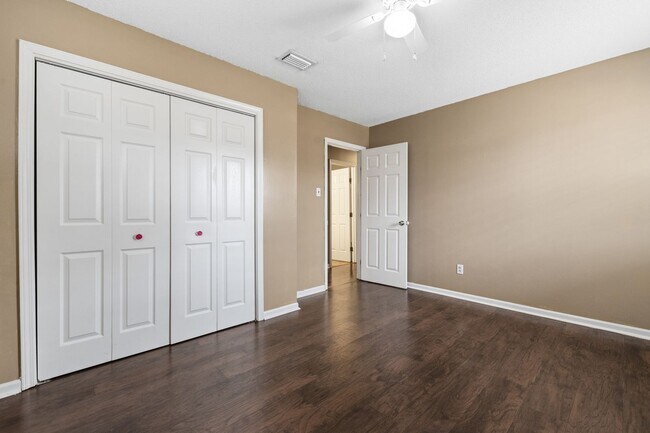 Building Photo - Nice 3 Bedroom 2 and a Half Bathroom House in Jacksonville, Arkansas