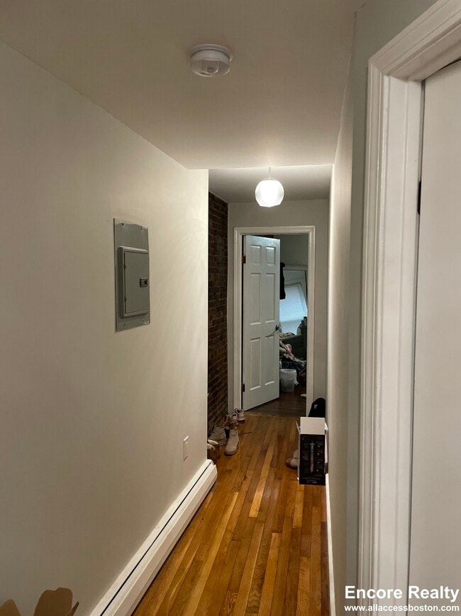 Building Photo - 153 Salem St