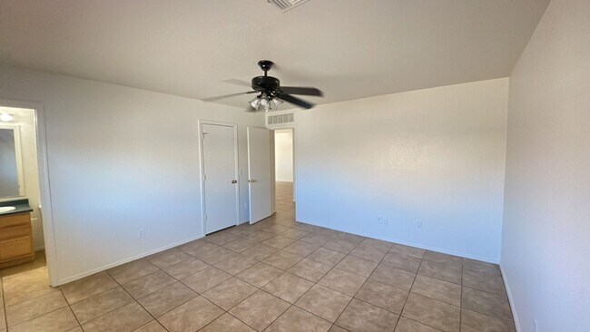 Building Photo - Cozy 3 bedroom home in Surprise!