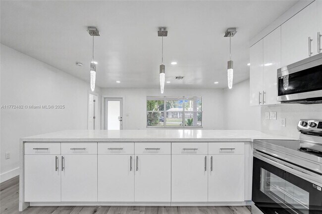 Building Photo - 101 SW 53rd Ave