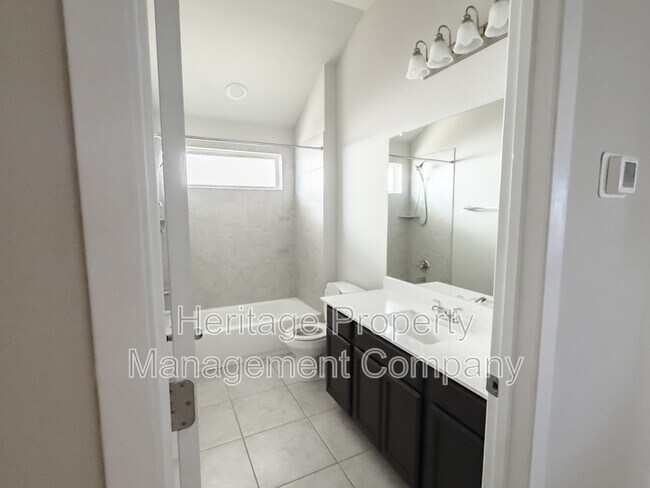 Building Photo - 139 Lyndon Dr