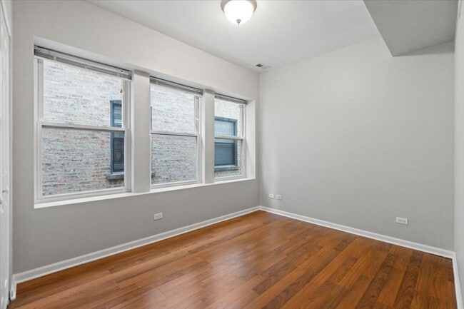 Building Photo - 7717 N Marshfield Ave