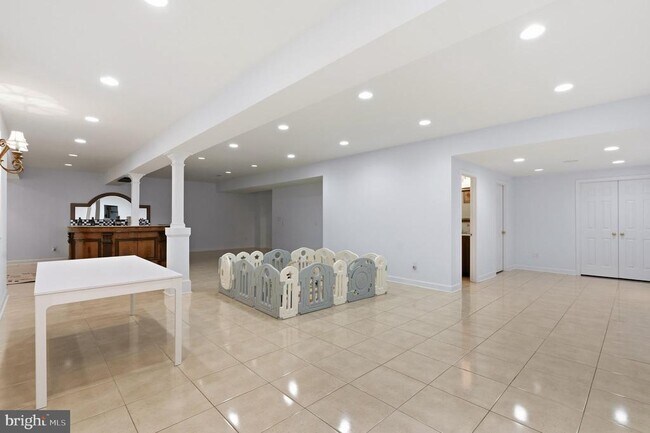 Building Photo - 4924 Berkshire Woods Dr