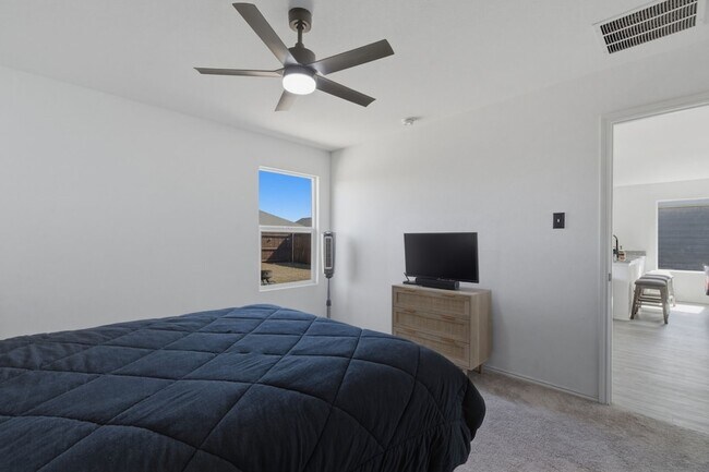 Building Photo - 5909 Cherry Holw Wy