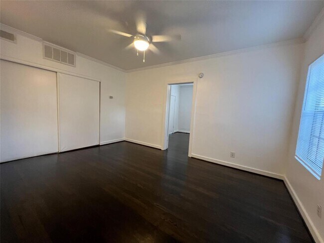 Building Photo - 4021 Mandell St