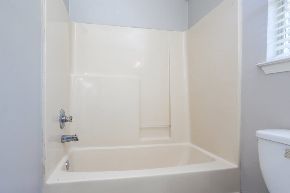 Building Photo - 4671 Lindawood Ln