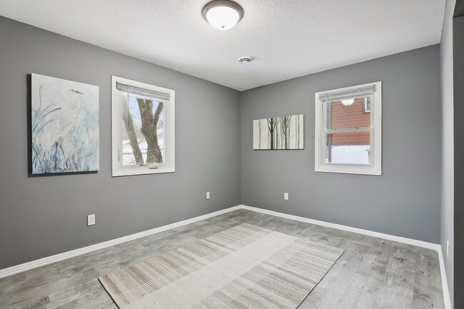 Building Photo - 439 Arlington Ave E