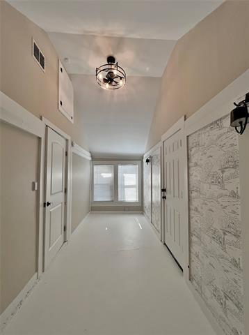 Building Photo - 713 Spring St