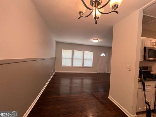 Building Photo - 1947 Kenwood Pl SE