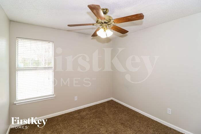 Building Photo - 7540 Spinola Ln