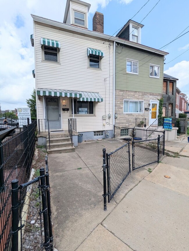 Building Photo - 258 Edmond St