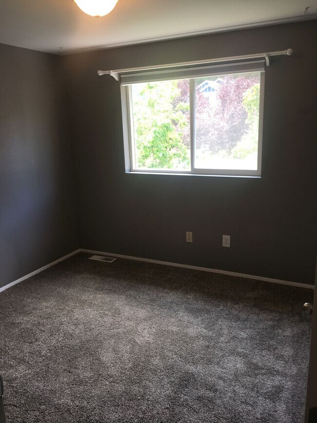 Building Photo - Cute 3 Bedroom House Near Lakeway