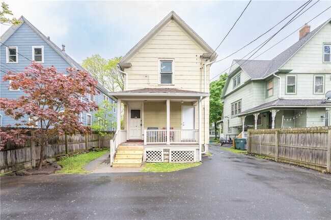 Building Photo - 39 Boardman St