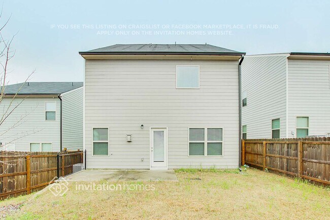 Building Photo - 3941 Lake Manor Way