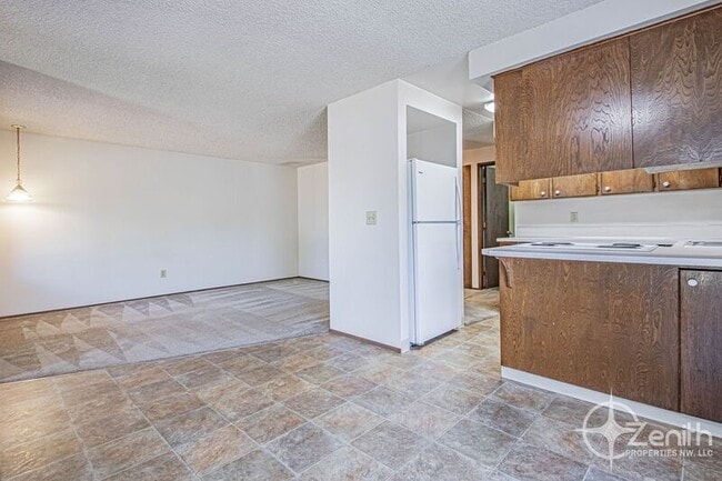 Building Photo - 3020 NE 78th Ave