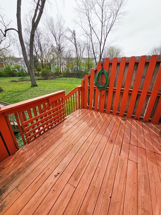 Building Photo - COMING SOON! 2BR Townhome in Clintonville near OSU – W/D, Parking, Pet Friendly