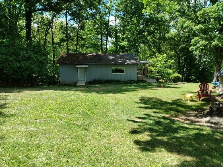 Building Photo - 136 Snyder Dr