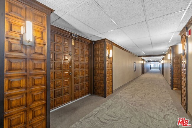 Building Photo - 10535 Wilshire Blvd
