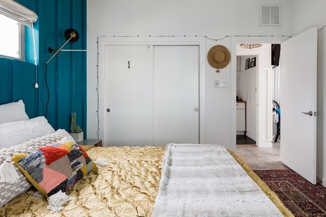 Building Photo - 55 Lynn St