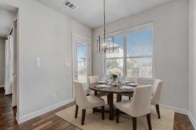 Building Photo - 112 Lockhart Lp