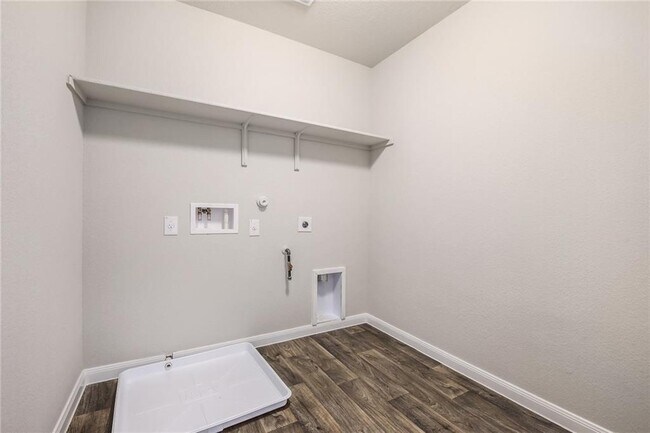 Building Photo - 13935 Belzer Dr