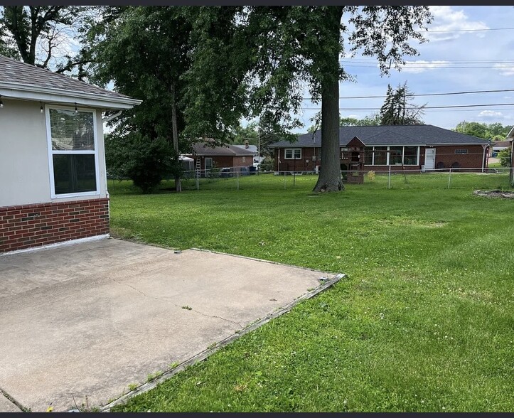 Building Photo - 2326 Fairy Bell Dr