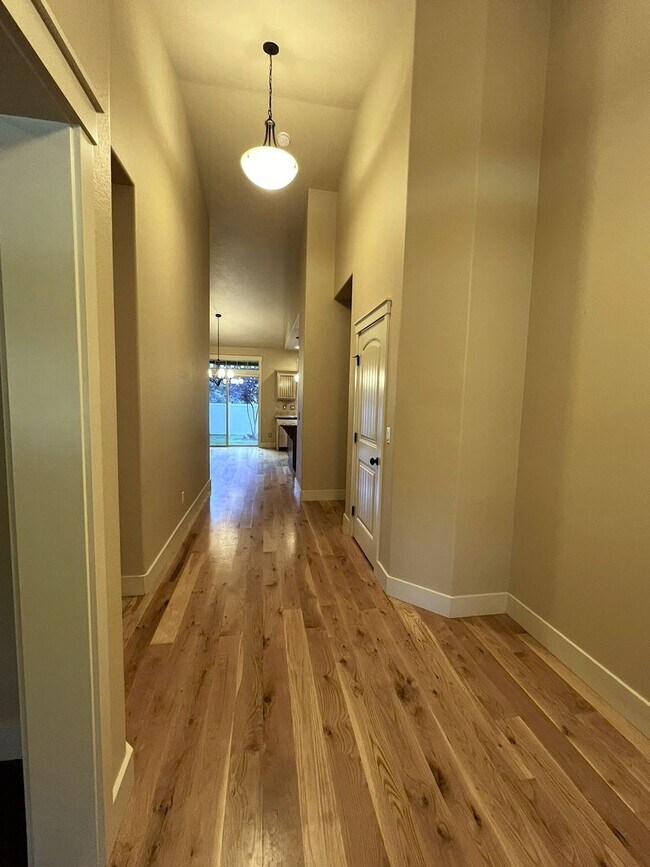 Building Photo - Beautiful 3 bed 2 bath home in The Preserv...