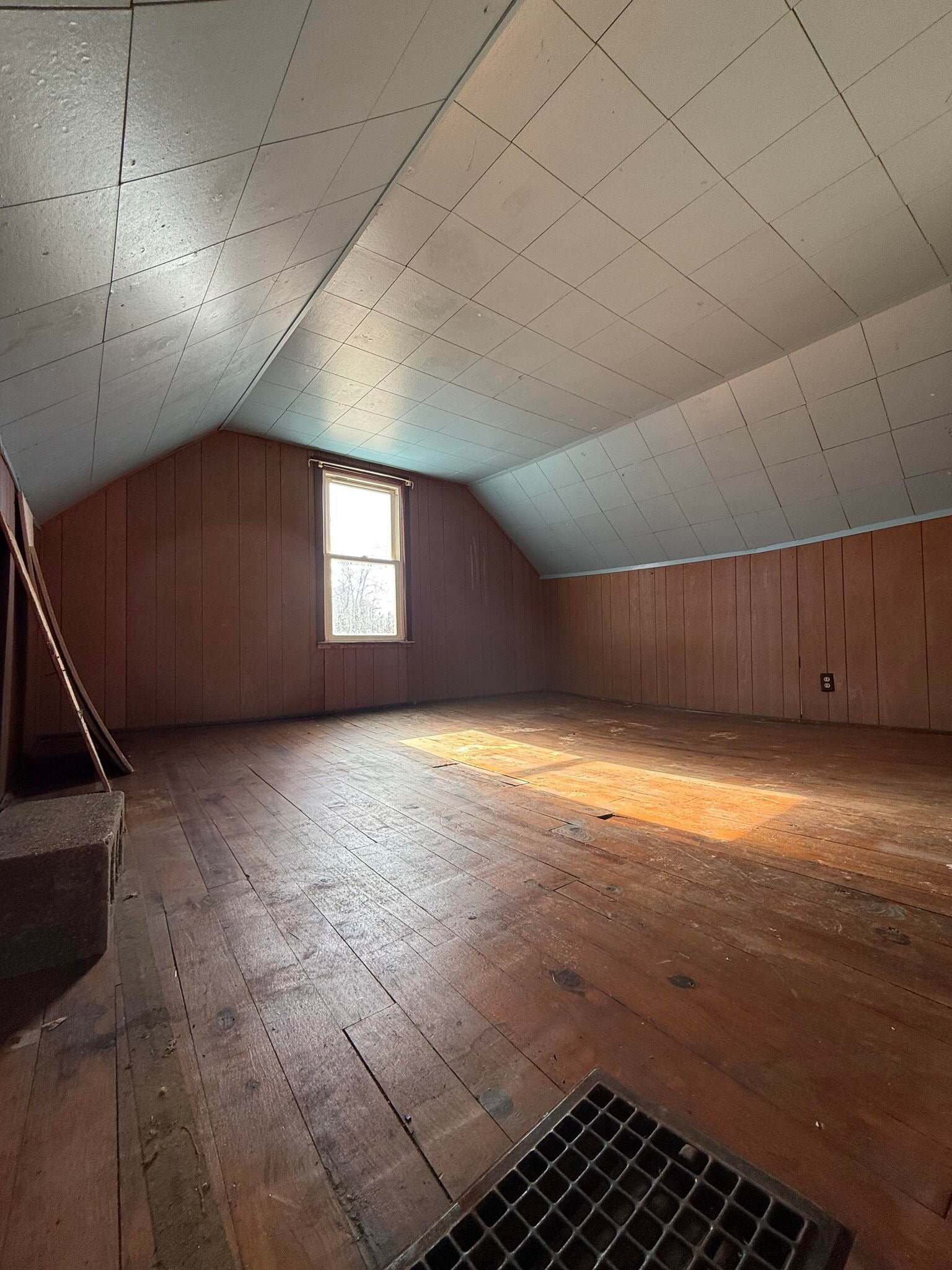 Building Photo - 1286 E Vanderhoof St