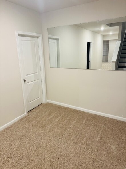 Building Photo - 9824 Stonehaven Ct