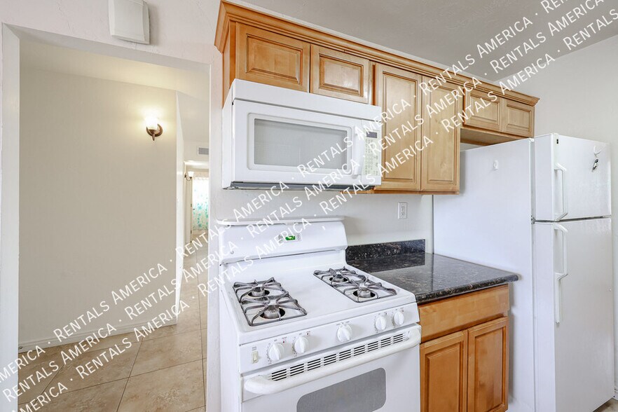 Building Photo - 3432 N 23rd Ave