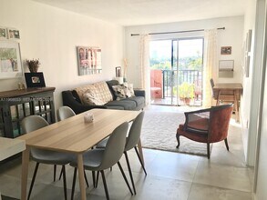 Building Photo - 677 SW 9th Ave