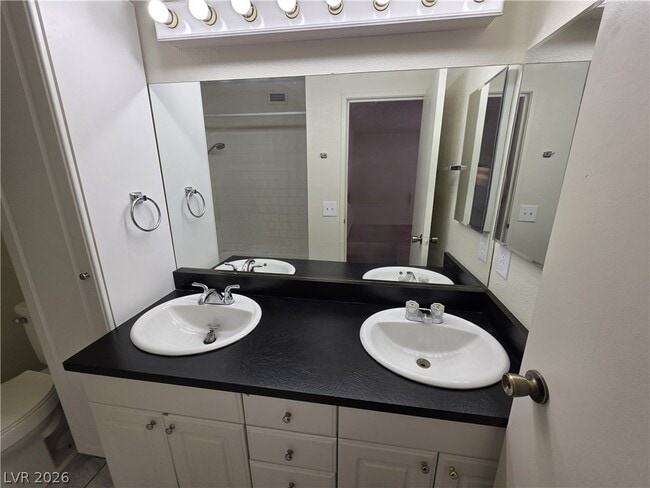 Building Photo - 241 Misty Isle Ln